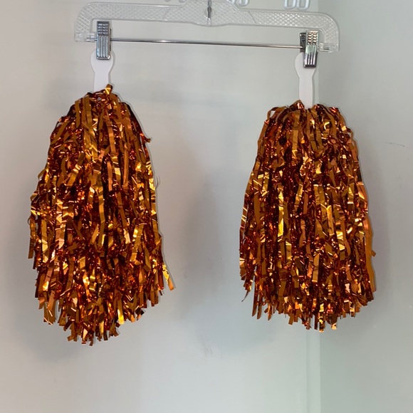 Orange pompons